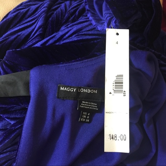 New  Maggy London  Dress. Blue Velvet. Sz. 4 - Picture 7 of 9